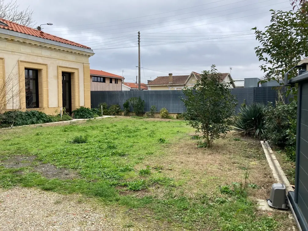 Photo du jardin avant aménagement du jardin à Mérignac par nos paysagistes