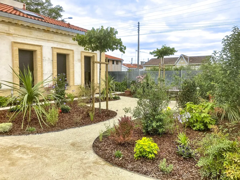 Photo aménagement de jardin après la réalisation des travaux par nos paysagistes à Mérignac