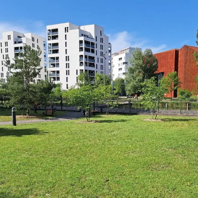 Entretien des espaces verts d'une rsidence  Bordeaux